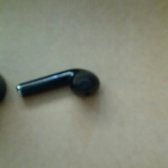 Brand New Black Wireless Earbuds - Picture 4 of 6